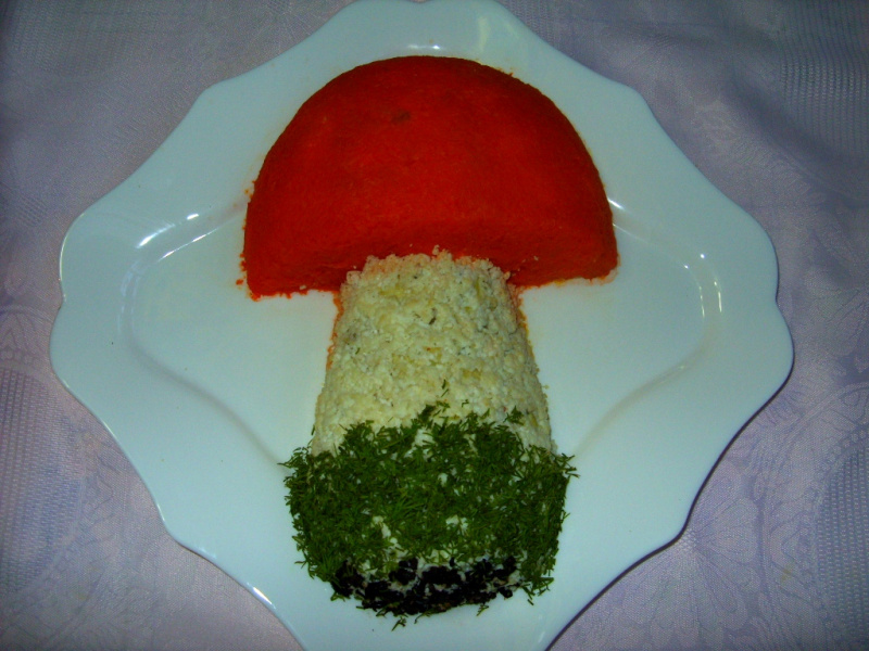 Красивый салат «Грибок» – залог того, что гости уйдут сытыми и довольными